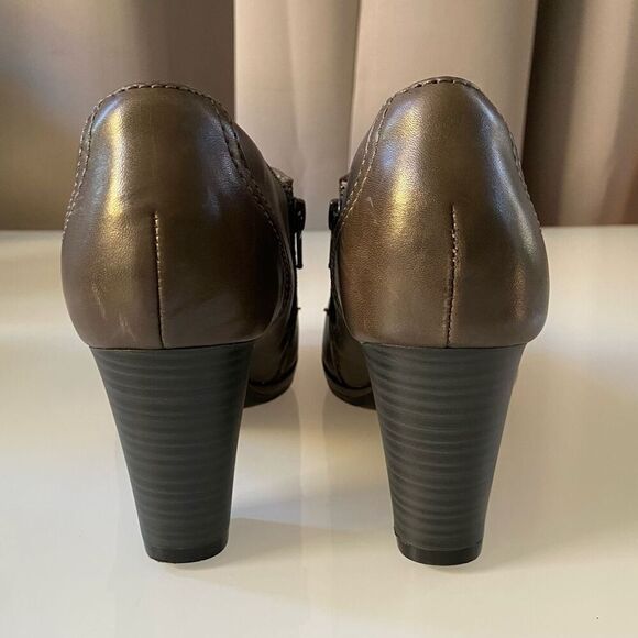 Clarks Collection Gray Taupe Leather Heel Loafers 9 M - Picture 5 of 10